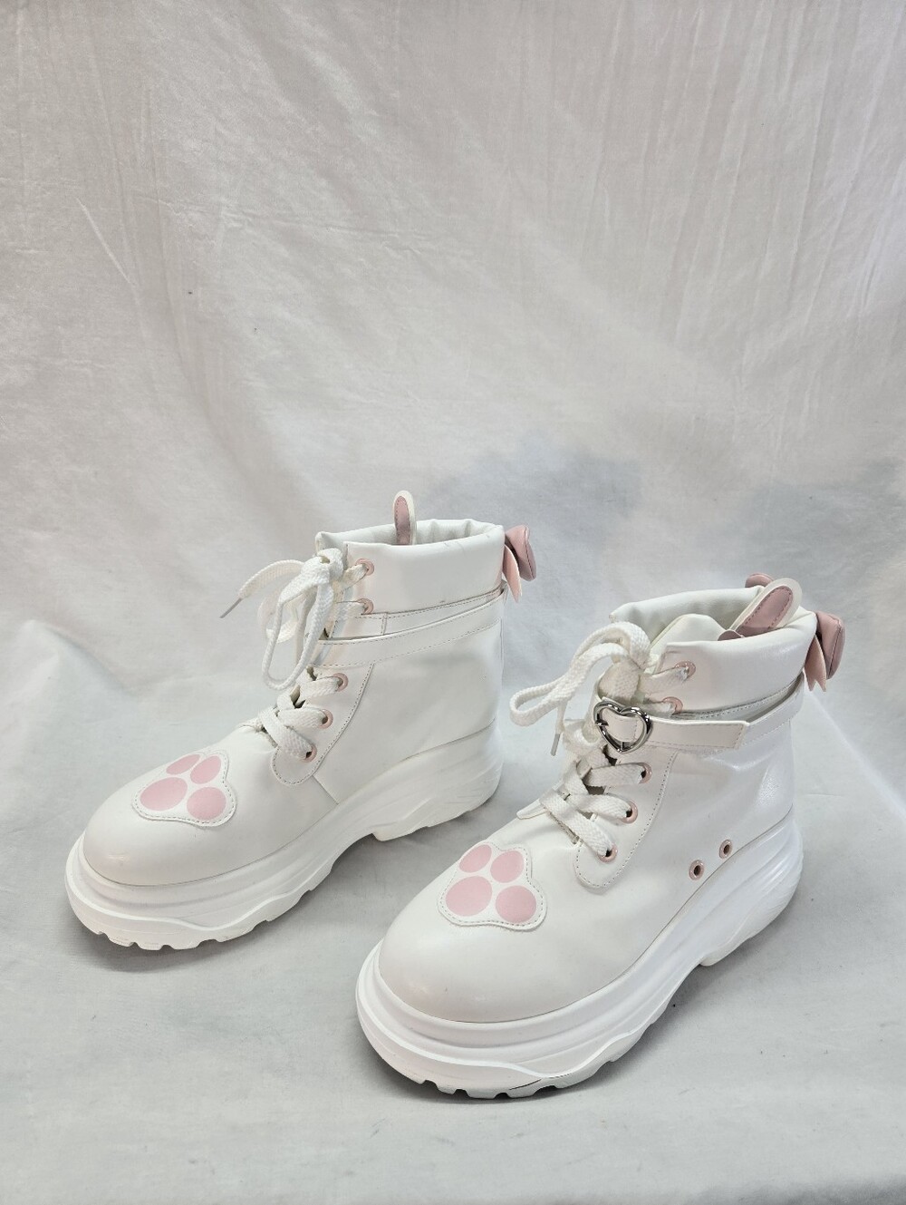 Y.R.U. Hot Topic Women's Size 8 White Bunny Chunky Hi-Top Sneakers